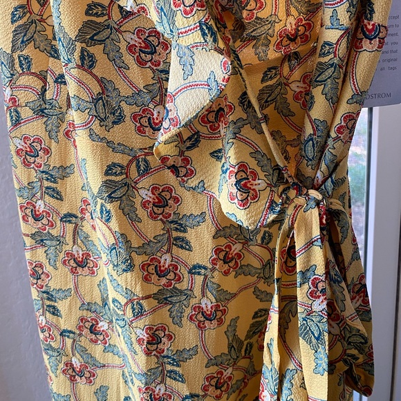 Max Studio Patterned Ruffle Wrap Midi Dress - Picture 6 of 10